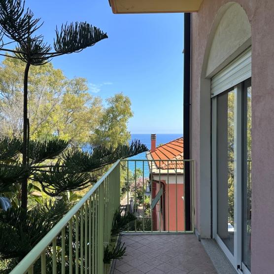 1 kamb. 34 kv.m. butas-studija su vaizdu į jūrą, Sanremo, Ligūrija (Šiaurės Italija) - Photo 1